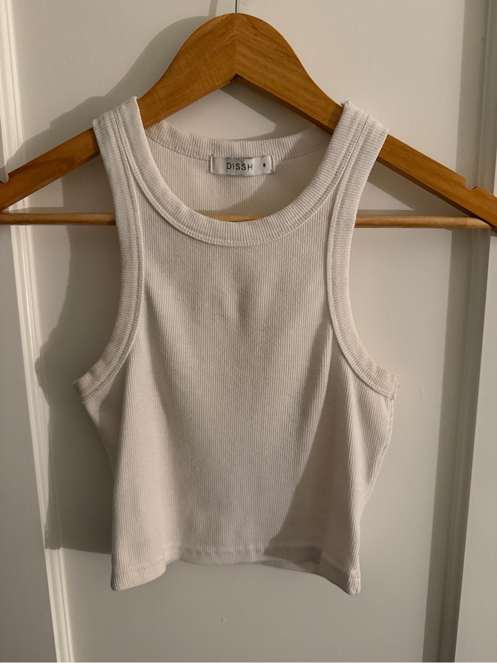 DISSH White Ribbed Cropped Tank